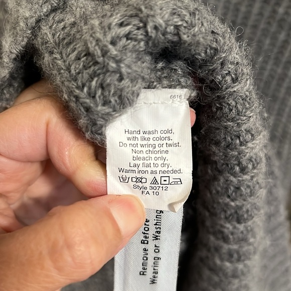 J. Crew Wool and Alpaca Blend Women’s Sweater Cardigan Size Small - Picture 10 of 13